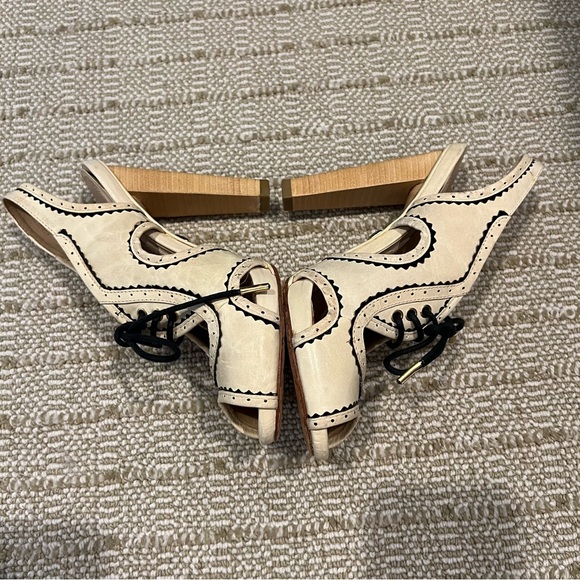 LAMB by Gwen Stefani Cream & Black “Hoshi” Heels | Size 6.5 - Picture 2 of 8